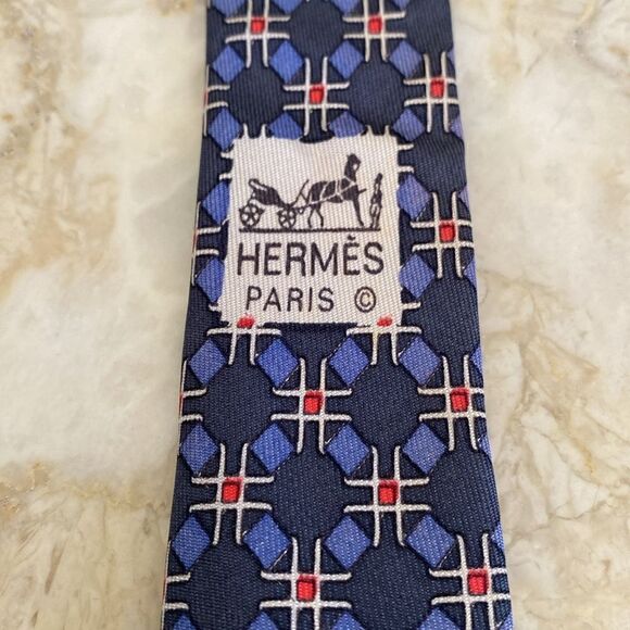 Hermes 100% Silk Geometric Pattern Tie - Picture 5 of 9